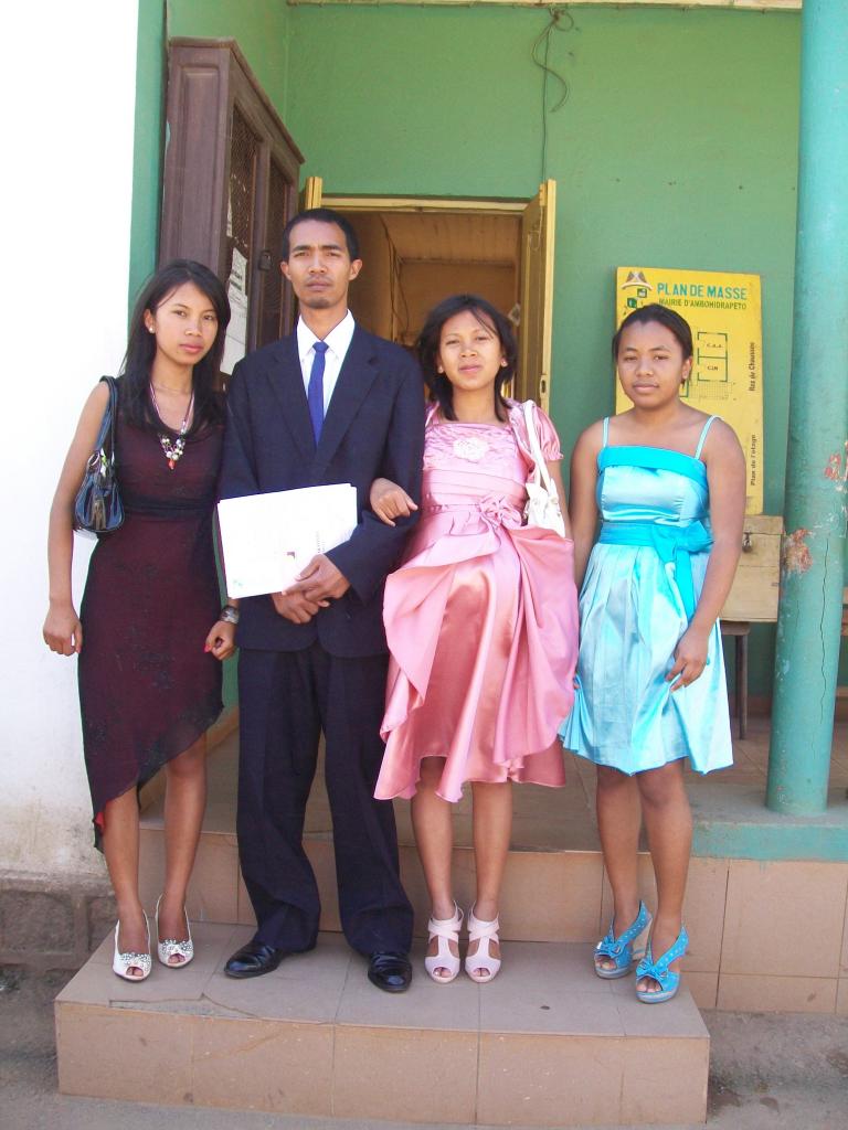 Yves & Soeur Lalaina 2012