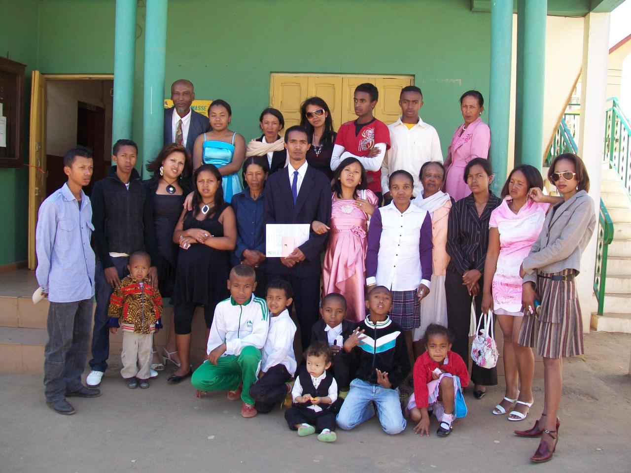 Yves & Famille de Lalaina 2012